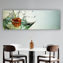 Lade das Bild in den Galerie-Viewer, Leinwandbild Glas mit Kirsche Panorama