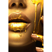 Lade das Bild in den Galerie-Viewer, Aluminiumbild gebürstet Goldene Lippen No.4 Hochformat