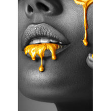 Lade das Bild in den Galerie-Viewer, Leinwandbild Goldene Lippen No.7 Hochformat