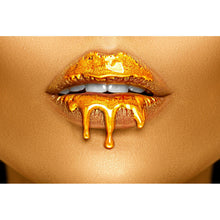 Lade das Bild in den Galerie-Viewer, Spannrahmenbild Goldfarbene Lippen Querformat
