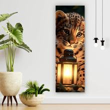 Lade das Bild in den Galerie-Viewer, Poster Goldiges kleines Leopardenkind Panorama Hoch