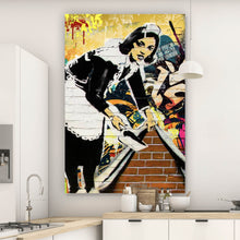 Lade das Bild in den Galerie-Viewer, Aluminiumbild gebürstet Hausmädchen Graffiti Banksy Hochformat