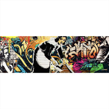 Lade das Bild in den Galerie-Viewer, Aluminiumbild gebürstet Hausmädchen Graffiti Banksy Panorama