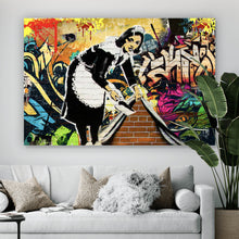 Lade das Bild in den Galerie-Viewer, Leinwandbild Hausmädchen Graffiti Banksy Querformat