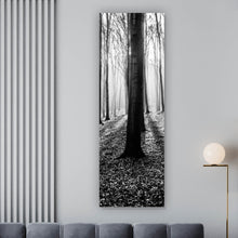 Lade das Bild in den Galerie-Viewer, Aluminiumbild gebürstet Herbstwald Schwarz Weiß Panorama Hoch