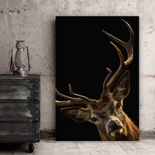 Lade das Bild in den Galerie-Viewer, Aluminiumbild gebürstet Hirsch auf Schwarz Hochformat