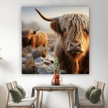 Lade das Bild in den Galerie-Viewer, Spannrahmenbild Hochlandrind auf gefrorener Weide Quadrat