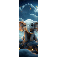 Lade das Bild in den Galerie-Viewer, Poster Kleines Elefantenkind im Himmel Panorama Hoch