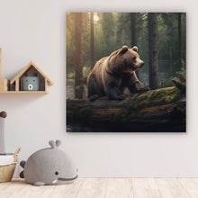Lade das Bild in den Galerie-Viewer, Poster Kletternder Bär im Wald Quadrat
