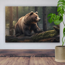 Lade das Bild in den Galerie-Viewer, Poster Kletternder Bär im Wald Querformat