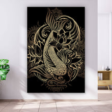 Lade das Bild in den Galerie-Viewer, Poster Koi Karpfen Gold Hochformat