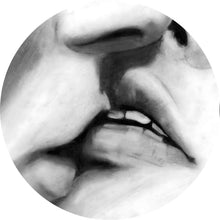 Lade das Bild in den Galerie-Viewer, Aluminiumbild gebürstet Küssende Lippen Vintage Zeichenstil Kreis