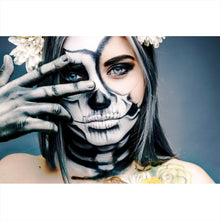 Lade das Bild in den Galerie-Viewer, Spannrahmenbild La Catrina Blue Eye Querformat