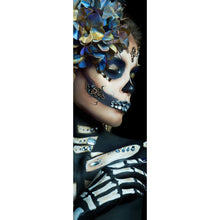Lade das Bild in den Galerie-Viewer, Leinwandbild La Catrina mit blauen Blüten Panorama Hoch