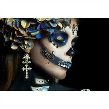 Lade das Bild in den Galerie-Viewer, Aluminiumbild gebürstet La Catrina mit blauen Blüten Querformat