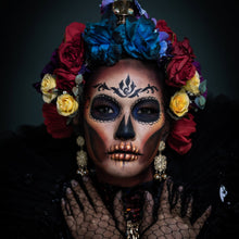 Lade das Bild in den Galerie-Viewer, Spannrahmenbild La Catrina mit Blumenkrone Quadrat