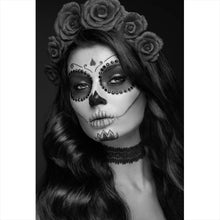 Lade das Bild in den Galerie-Viewer, Leinwandbild La Catrina Schwarz Weiß Hochformat