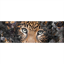 Lade das Bild in den Galerie-Viewer, Spannrahmenbild Leopard im Blütenwald Panorama
