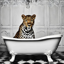 Lade das Bild in den Galerie-Viewer, Leinwandbild Leopard in der Badewanne Modern Art Quadrat