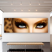 Lade das Bild in den Galerie-Viewer, Leinwandbild Leopard Make Up Panorama