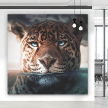 Lade das Bild in den Galerie-Viewer, Spannrahmenbild Leopard unter Wasser Quadrat