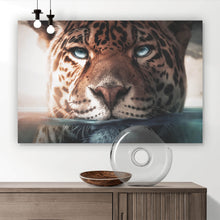 Lade das Bild in den Galerie-Viewer, Leinwandbild Leopard unter Wasser Querformat