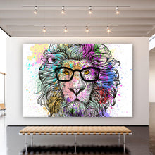 Lade das Bild in den Galerie-Viewer, Poster Löwe mit Brille Aquarell Querformat