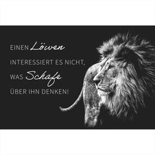 Lade das Bild in den Galerie-Viewer, Aluminiumbild gebürstet Löwe mit Spruch Querformat