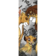 Lade das Bild in den Galerie-Viewer, Leinwandbild Löwenfamilie Simba Panorama Hoch