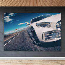 Lade das Bild in den Galerie-Viewer, Aluminiumbild Luxuswagen gibt Gas Querformat