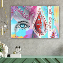 Lade das Bild in den Galerie-Viewer, Leinwandbild Frauenauge Watching you Vintage Querformat