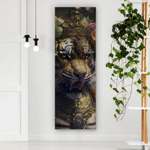 Lade das Bild in den Galerie-Viewer, Leinwandbild Majestätischer Tiger Panorama Hoch