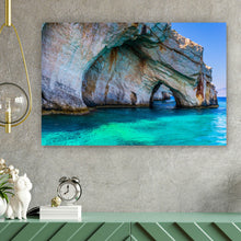 Lade das Bild in den Galerie-Viewer, Acrylglasbild Malerische Inselküste Querformat