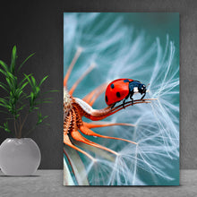 Lade das Bild in den Galerie-Viewer, Poster Marienkäfer auf Pusteblume Hochformat