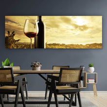Lade das Bild in den Galerie-Viewer, Aluminiumbild gebürstet Mediterrane Weinreben im Sonnenuntergang Panorama
