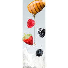 Lade das Bild in den Galerie-Viewer, Leinwandbild Milchspritzer mit Beeren und Honig Panorama Hoch