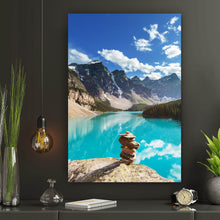Lade das Bild in den Galerie-Viewer, Aluminiumbild gebürstet Moraine Lake in Kanada Hochformat