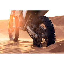 Lade das Bild in den Galerie-Viewer, Poster Motocross im Sonnenuntergang Querformat