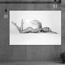 Lade das Bild in den Galerie-Viewer, Spannrahmenbild Nackte Frau mit Engelsflügeln Querformat