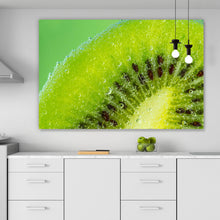 Lade das Bild in den Galerie-Viewer, Leinwandbild Nahaufnahme einer Kiwi Querformat