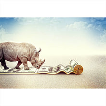 Lade das Bild in den Galerie-Viewer, Leinwandbild Nashorn mit Geldschein Teppich Querformat