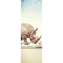 Lade das Bild in den Galerie-Viewer, Leinwandbild Nashorn mit Geldschein Teppich Panorama Hoch