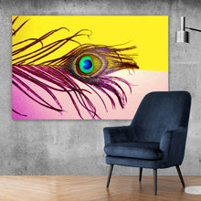 Lade das Bild in den Galerie-Viewer, Leinwandbild Pfauenfeder auf buntem Hintergrund Querformat