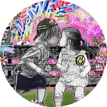 Lade das Bild in den Galerie-Viewer, Aluminiumbild Pop Art Kissing Kids Kreis