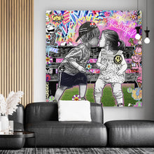 Lade das Bild in den Galerie-Viewer, Leinwandbild Pop Art Kissing Kids Quadrat