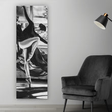 Lade das Bild in den Galerie-Viewer, Spannrahmenbild Prima Ballerina Vintage Zeichenstil Panorama Hoch