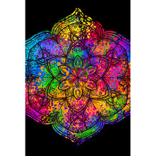 Lade das Bild in den Galerie-Viewer, Leinwandbild Psychedelisches Mandala Hochformat