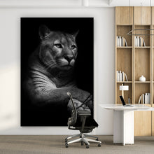 Lade das Bild in den Galerie-Viewer, Poster Puma auf Schwarz Hochformat
