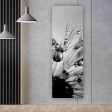Lade das Bild in den Galerie-Viewer, Leinwandbild Pusteblume im Morgentau Panorama Hoch