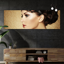 Lade das Bild in den Galerie-Viewer, Spannrahmenbild Retro Portrait einer schönen Frau Panorama